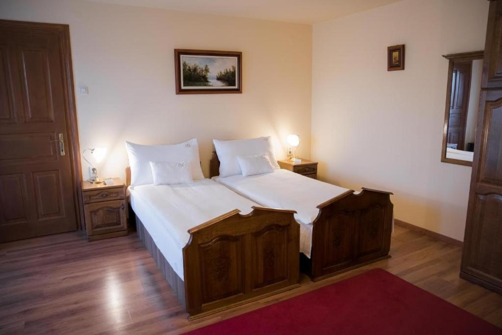 Vinum Hotel Kiskoros Zimmer foto